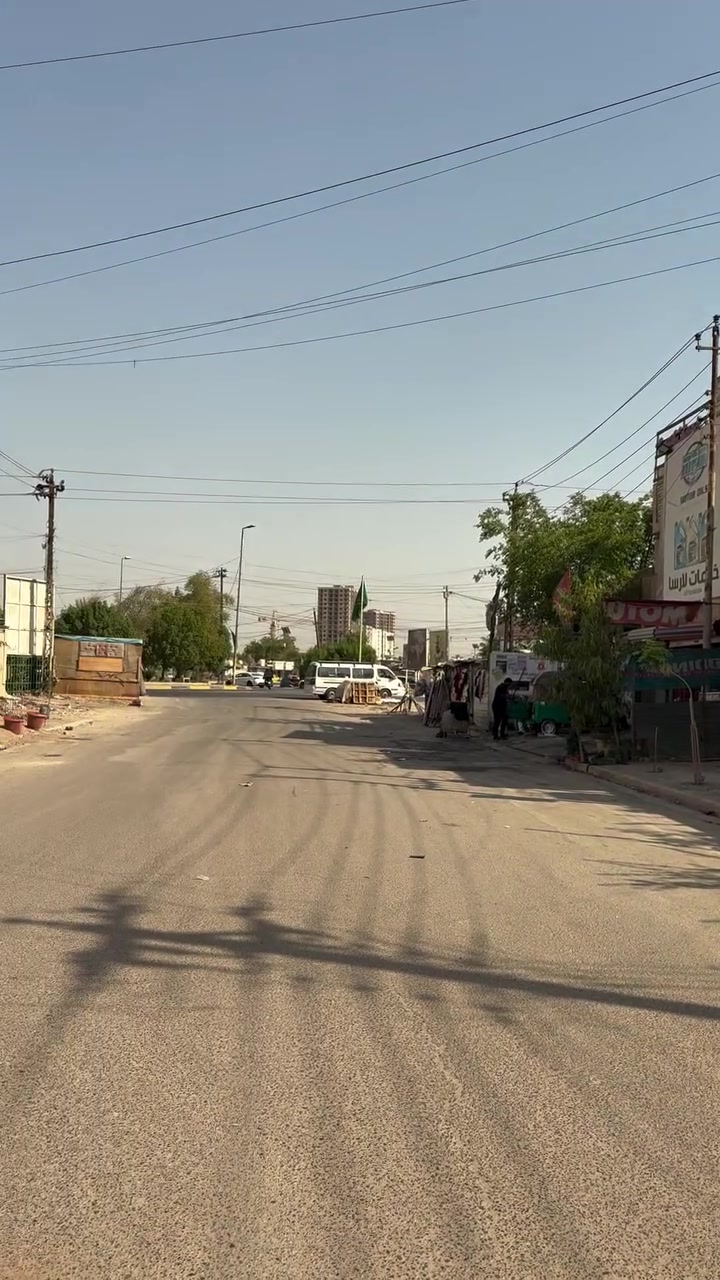 بيت للبيع ٢٠٠متر ركن على شارع بصف لفلكه مال شهداء واجهت لبيت ٢٠ ونزال ١٠ لبيت موقعه مميز وعلى شارع تجاري

للستفسار اكثر لتصال على رقم وبي وتساب هم 

***********
