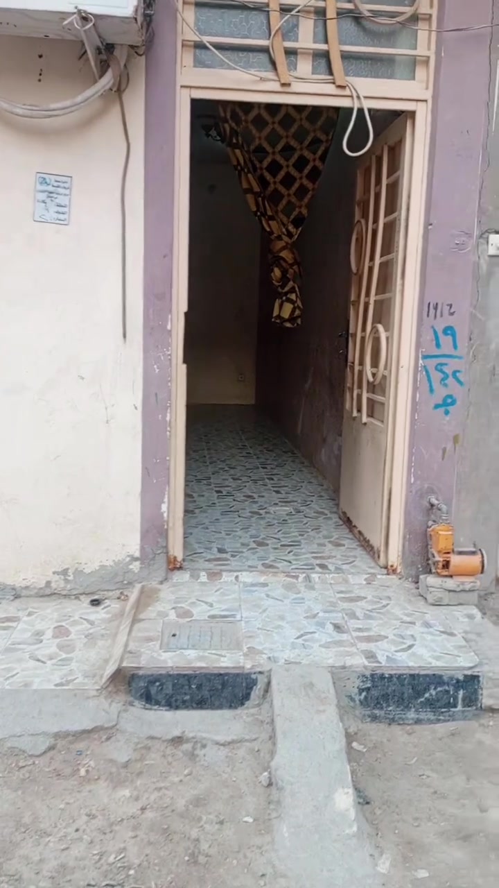 بيت ٥٠م طابقين رهن رهن مده الرهن سنه واحده قيمت الرهن ٢٠ مليون حي نواب مقابل مستشفى الكفيل قرب أسواق برتقاله استفسار ***********
