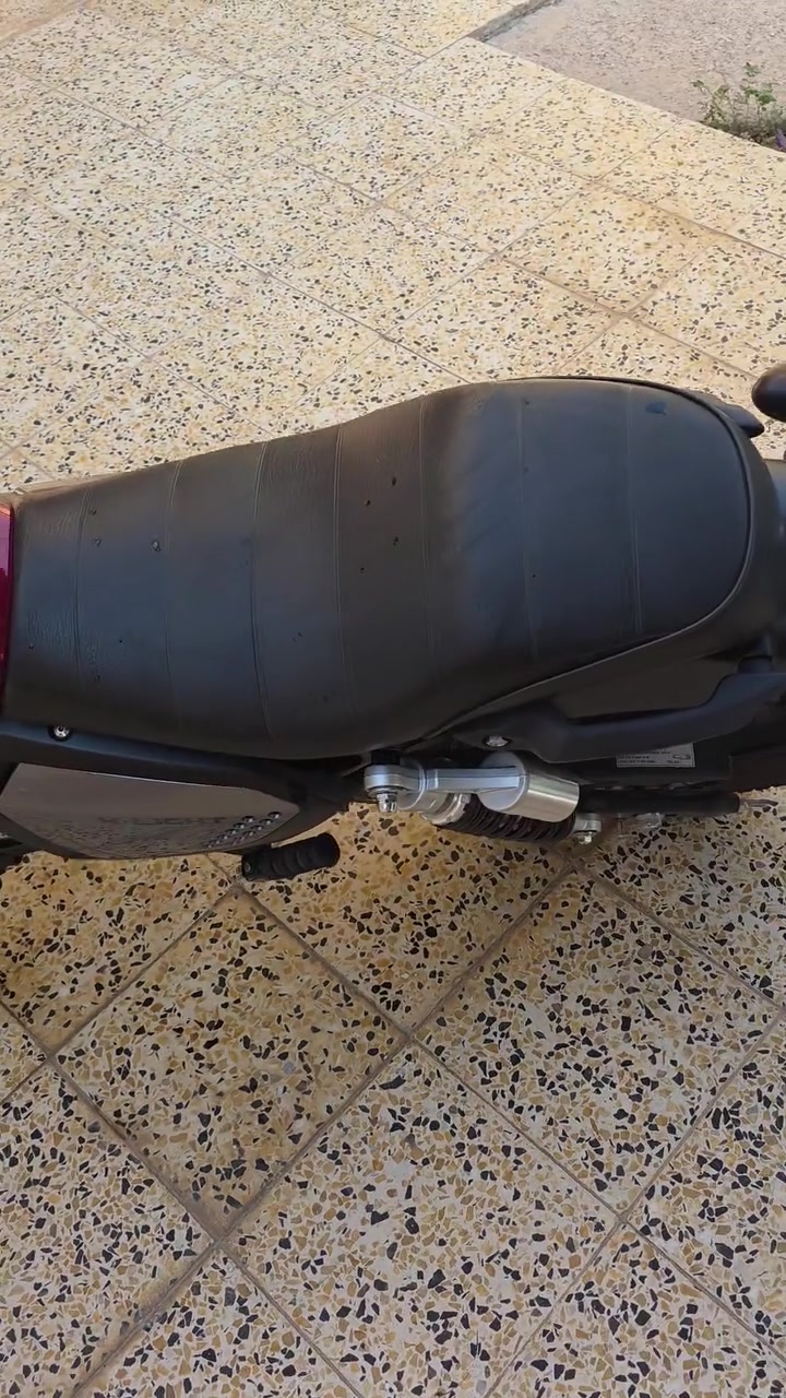 دراجة هارلي ايطالي 202 keeway K-Light (مرقم)
دراجة موديل 2025 نظيفة اخت الزيرو مرقمة، ماشيه 5836 كم (قابل للزيادة)

تحويل ثاني يوم وشوكت ميعجبك

دراجة استخدام للدوام والطلعات الونسة فقط ما متعوبه ولا راكضه ويا خيل الحمزة مثل ما واضح بالصور

محرك 200cc نظام تبريد زيت مناسب للسفر والمسافات الطويلة

بيها بطيخة حجر بيئة + نظام البريك دسكات + تانكي ١٢ لتر وبيها امكانيه تعديل غير متناهيه

التواصل والاستفسار على الرقم حصراً 
لا تعليقات ولا خاص

***********
