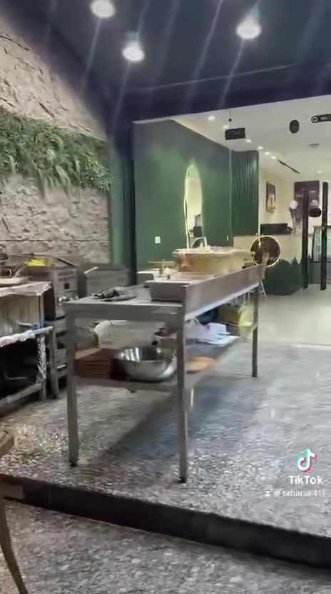 فرصة استثمارية مميزة – مطعم متكامل للبيع 🔥
للبيع مطعم متكامل وجاهز للعمل في منطقة العامرية، بموقع حيوي وممتاز، مع إيجار مناسب جدًا.

يضم الأقسام التالية:

🍔 بركر

🌯 شاورما

🍕 بيتزا

🥙 فلافل

☕ بارستا (مشروبات ساخنة وباردة)

🫓 مناقيش

🍦 آيس كريم

✅ مشروع قائم ومتكامل

✅ جاهز للاستثمار والتشغيل مباشرة

✅ موقع مميز وحركة زبائن ممتازة

✅ إيجار مناسب

للاستفسار والتواصل:

📞 ***********
