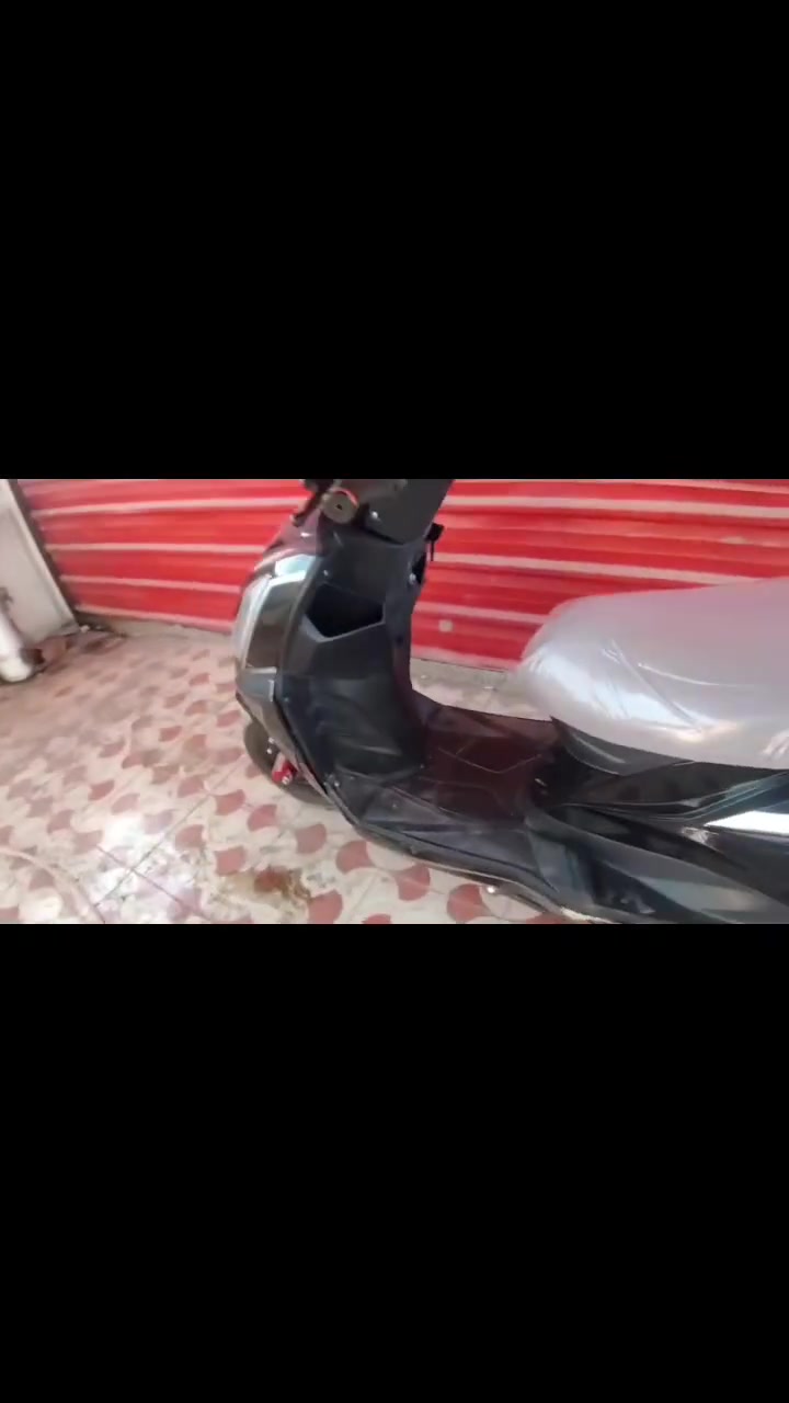 سلام عليكم 
دراجة نارية للبيع نضيفه ومكفوله ومحرك مامفتوح خير من الله يعني برغي مامفتوح بيه والسعر اتصل على الرقم ***********
مكان الدراجه ديالى الحويش قرب مطعم سامان السياحي
