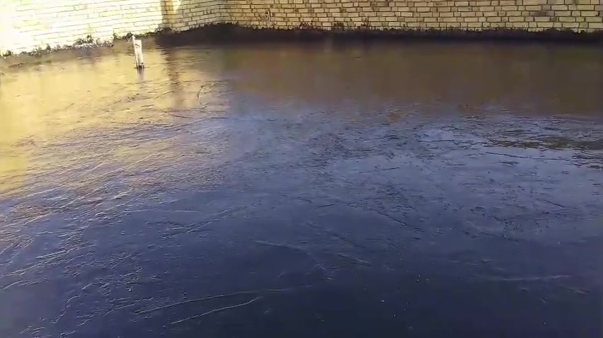 شغل تزفيت السطوح وتسليطها تريد كرسته وعمل تريد بس شغل الاستفسار الاتصال على الرقم ***********

نص مكتوب في الصور:
- Midea