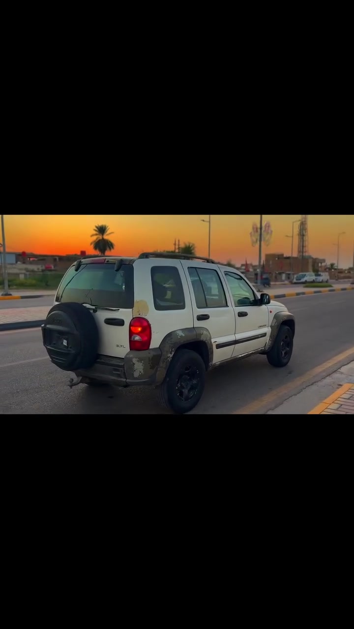 السلام عليكم  للبيع جيب لبرتي موديل 2004 مال مزاد الدوله بيها كتاب اصولي السياره مكينه وكير نضيفات تخم تاير نضيف حداديه نضيفه تبريد شغال خير من الله كهربائيات كله شغاله السعر (50) وبيه مجال للشراي للاستفسار اكثر الاتصال على الرقم ***********
مكاني  كوت العزه الجديده
