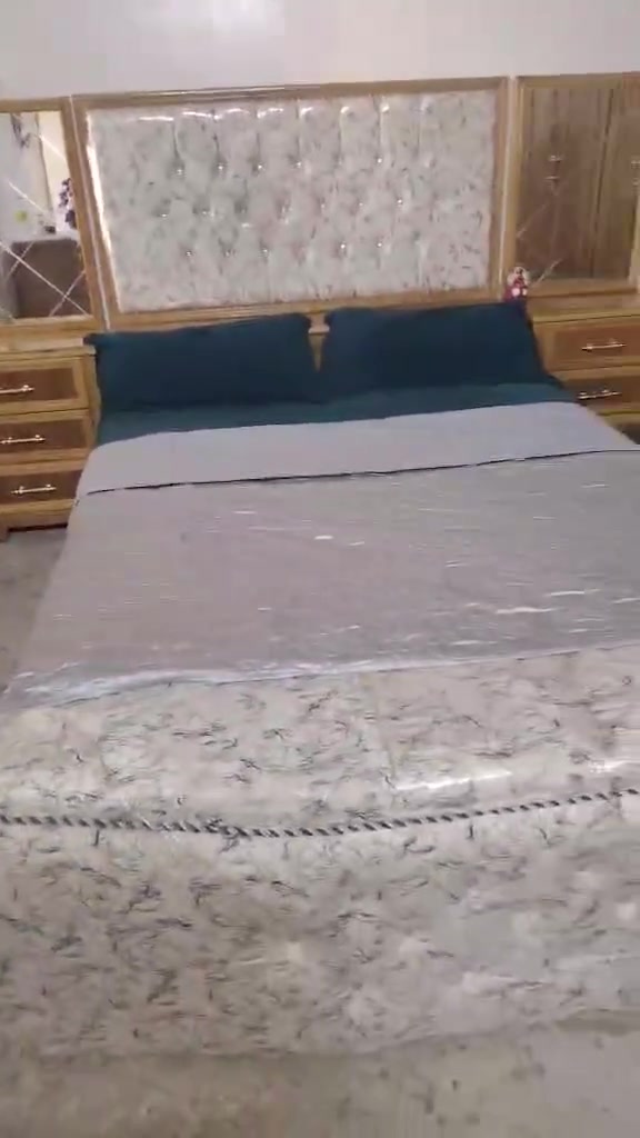 غرفه خشاب جديده صارلها شهر من فصلتها خدش مابيها
سعر مليون و600 
استفسار ***********
