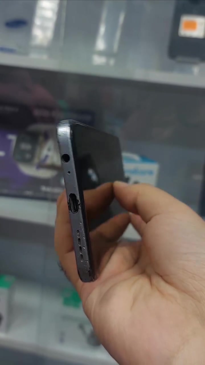 السلام عليكم 

📍ريدمي A5
الذاكرة 128GB
العشوائية 4+2GB
📷 الكامرة الخلفية 32MP
📷 الكامرة الامامية 8MP
🔋 البطارية 5200mAh
يدعم الشحن السريع 15w
💵سعر الجهاز 145الف
_____________________________________

📍انفنكس هوت 50برو
الذاكرة 256GB
العشوائية 8+5GB
📷 الكامرة الخلفية 50Mp+2Mp
📷 الكامرة الامامية 8Mp
🔋 البطارية 5000mAh
يدعم الشحن السريع بقدرة 45w 
💵سعر الجهاز 155 الف
📌ملاحظة الشاشة بيها خدوش (مو فطر)
____________________________________
📍المكان بغداد الشعب حي البساتين 
تواصل ***********
