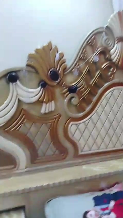 غرفه اخشاب صاج ام  السته الغرفه طابقين نضيفه كلش مابيهه زلغ السعر مليون وميه وبيه مجال العنوان الناصرية مركز