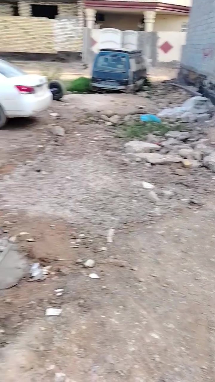 سلام عليكم قطعه ١١٠متر واجه ٥ونص طابو زراعي سند ٢٥ مكانه جمجمه قرب الجبل خلف المدارس مباشرتن منطقه هادء وحلوه كافة الخدمات كهرباء ماء تبليط *********** بي وات ساب
