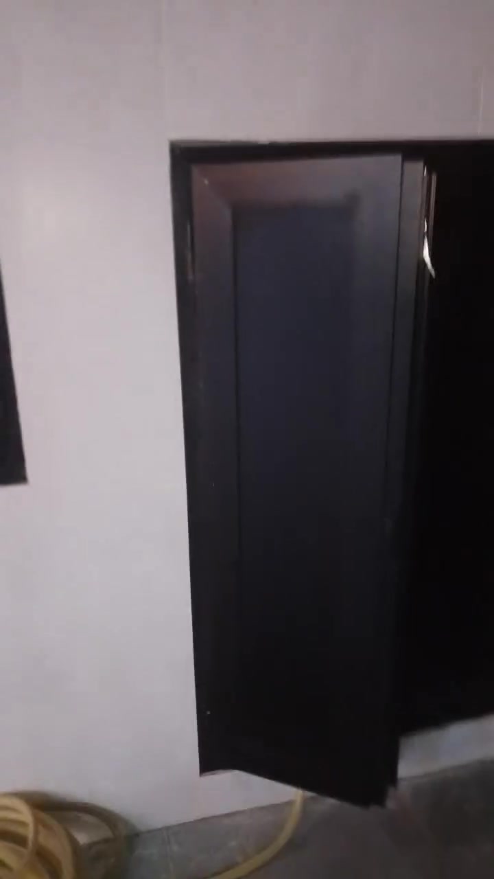 يوجد كادر ترميم وصيانه البيوت تفليش تأسيس ماء ومجاري فتح المجاري تحويل الشرقي الى غربي سيراميك مرمر وعمل السقوف الشانوي والمغربي وصيانه الكهرباء تبديل الخلاط العاطل تأسيس وربط الكيزر الغاز والكهرباء نقل انقاذ تنظيف البيوت لباد فلانكوت حداده صبغ صب ترتيب الحدائق ربط المغاسل وكل ما يخص الصيانه المنزليه الاستفسار اتصال على الرقم يوجد وتساب ***********
