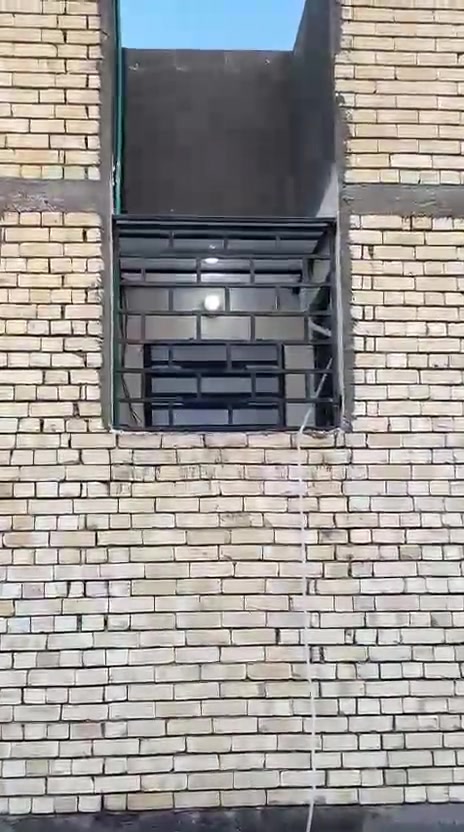 السلام عليكم حداده عامه متنقل لجميع الاعمال قمريات سندويج والكيسبان وعمل الابواب والشبابيك وصيانت الحديد التالف يوجد لدينا ورشة عمل ايضاً مكان العمل حي الامل مقابل فريحه رقم الهاتف ***********
