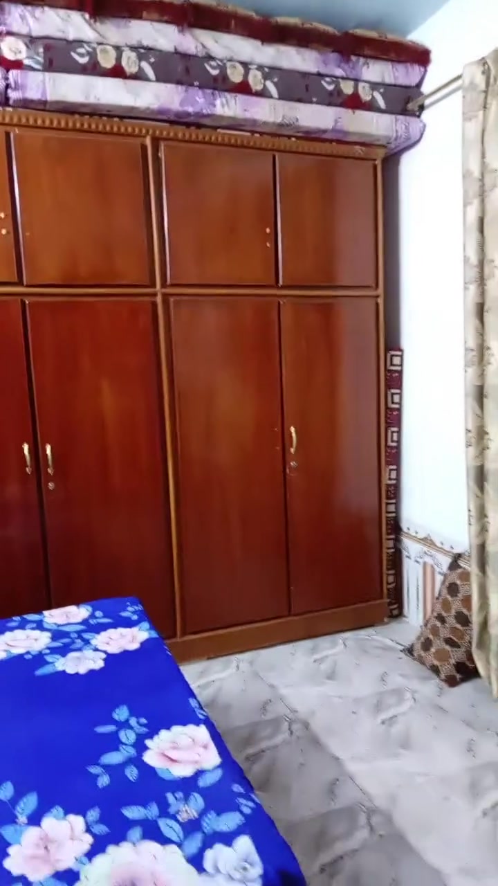 السلام عليكم
أخوان عدي 3 غرف نوم مستعمل اخو النضيف  مجرد الغرفه ال3 خلع باب واحد فقط مثل ما موضح  للتواصل واتساب فقط 
***********
