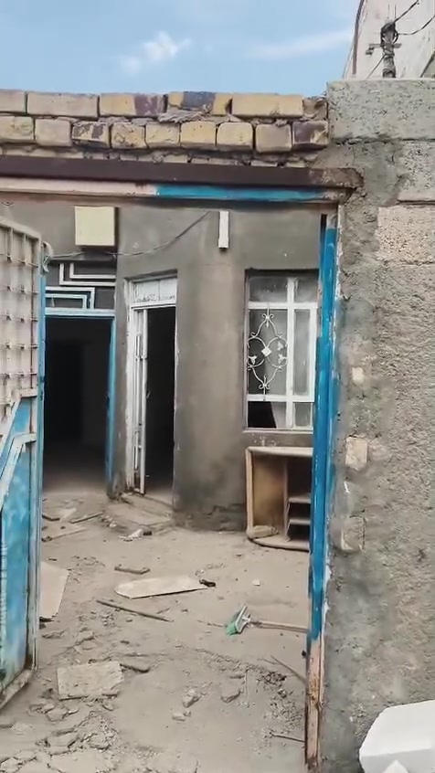خلف الملعب • ١٠٠م • يحتاج ترميم