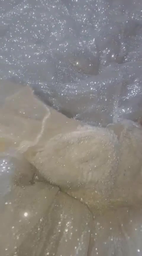 للبيع • ملابس