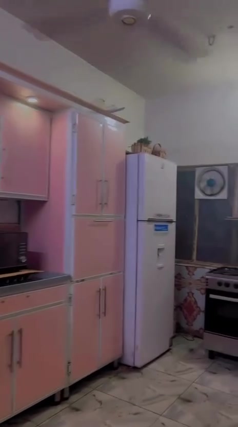 🏠 للبيع بيت سكني مميز
طابو صرف 

📍 الموقع: كفاءات العبيدي قرب العيادة 
واجهه 7ونص نزال 20 

📐 المساحة: 150 متر
📏 الواجهة: 7 متر
🏢 طابقين كاملين
✨ البيت نظيف جداً وجاهز للسكن

🔹 الطابق الأرضي:

• مطبخ
• استقبال
• صالة كبيرة
• غرفتان
• حمام داخلي
• حمام خارجي
• كراج كبير يتسع لسيارة

🔹 الطابق الثاني:

• 4 غرف
• صالة
• حمام

📞 للاستفسار والتفاصيل: يرجى التواصل ***********.

