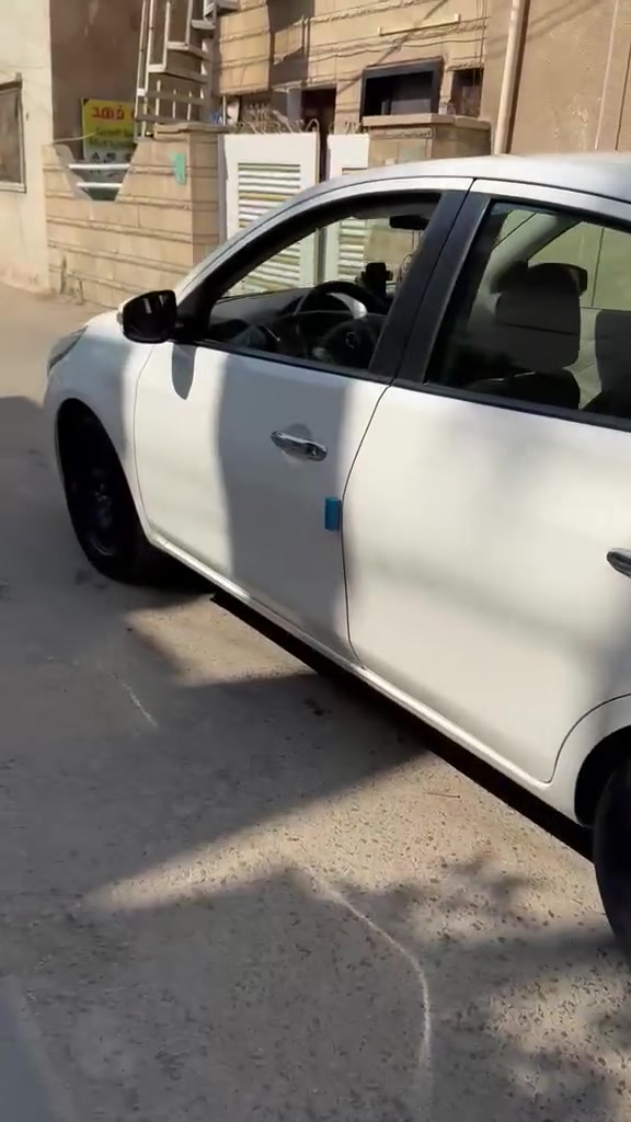 السلام عليكم
نيسان سني موديل 25 مصري رقم اربيل مابيها اي حادث او ضرر 
***********
