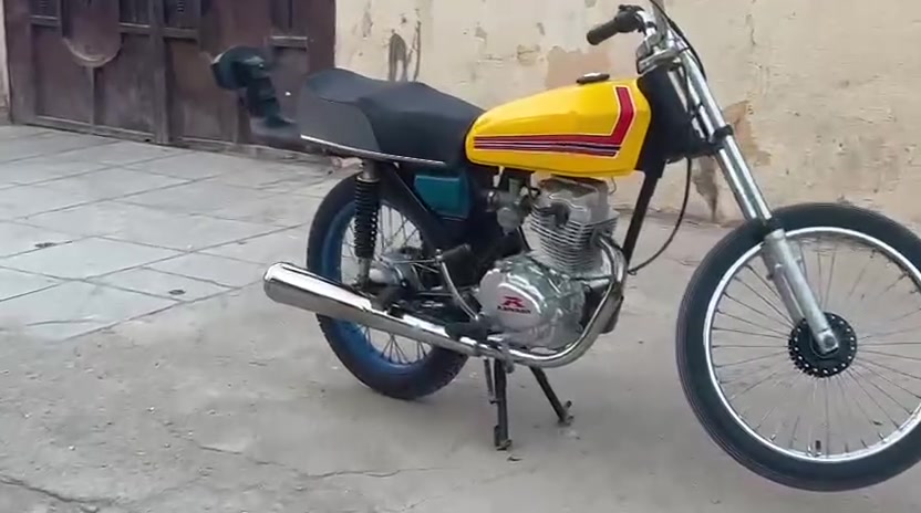سلام عليكم اعيد نشر بسبب الوعود الكاذبة دراجه كلك ماعوزه شي كامله مكمله مامفتوحه السعر اتصال عل هذه رقم ***********
