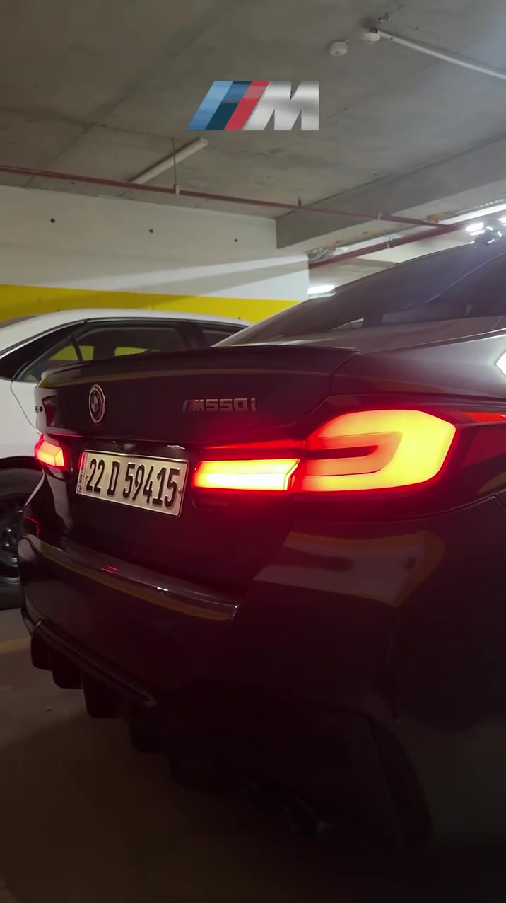 BMW 550i🔥
سعر جدا مناسب🔥سعر:💵$258 و مجال بصيط
مودیل:2017 محدث 2023
اخوان سياره وكاله المانيا و ضمان انتربول ✅
داخل كلين بس بل أهني ٢ قطعة بيها مصبوغ ✅

مواصفات فول فول:
٥ كاميرا، كشنات مساج و حار و بارد، ناظور ليلي، بردە
داخل ابيض بلادي، لايت ليزر، باب شفت، بلاد ام، رادار ٣٦٠
رادار كبیرە، داتاشو،كشنات ٧٠٠، سماعه باورز آند ويلكنز
سكان كهربائي، لايت ليزر بلادي، أوتو بارك، اوتو بریك
تبريد بالتكم الخلفيه، سندوق كهربائي، شاشه كبيره 
 فتحه الصقف ، كشنات ميموري، كاميرا، مرايه كهربائي…

✅‎محرك ٨ سلندر ما مفتوح بشرط 
نظافه ١٠٠٪؜ كامل سيرڤس بدون نقص كهربائی✅
سلیمانی📍
***********📞
Admin🌹
