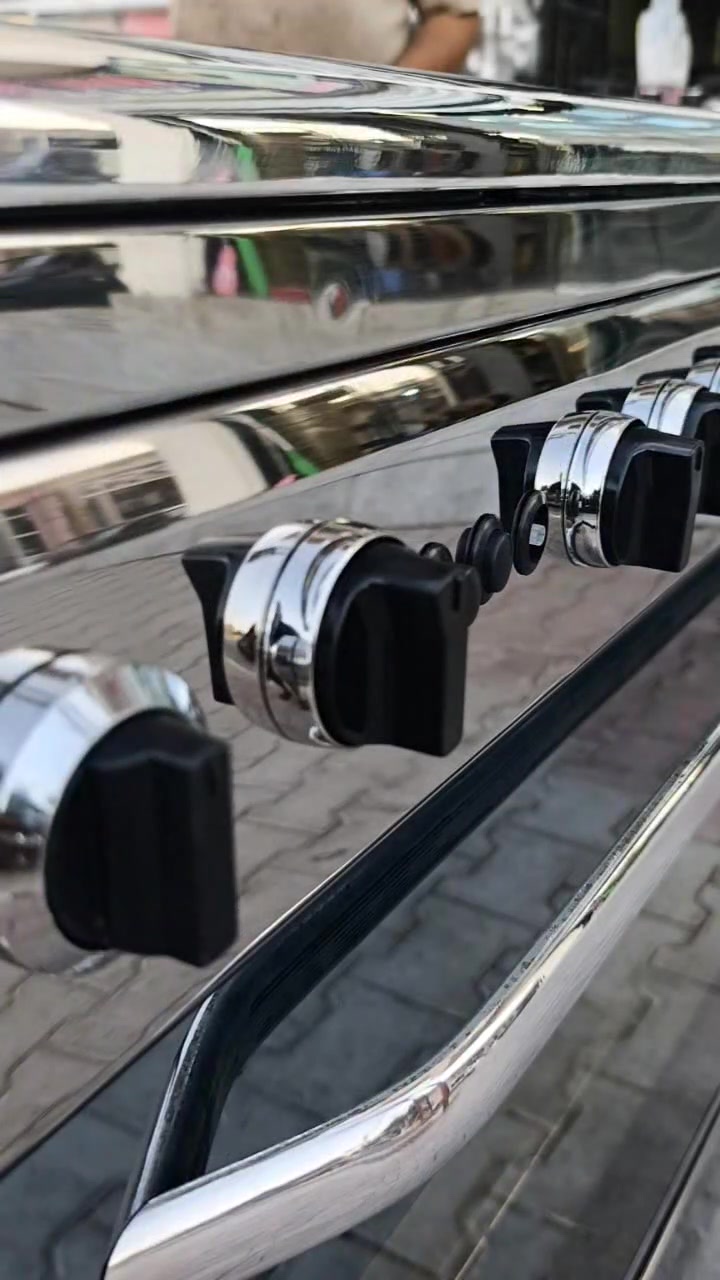 طباخ واحد على واحد
ناقصه كرتونه فقط 
كله شغال جداحه كهربأيات مروحه 
تحفه فنيه 
ابدا ما مصلح 
للتواصل والاستفسار *********** واتساب
