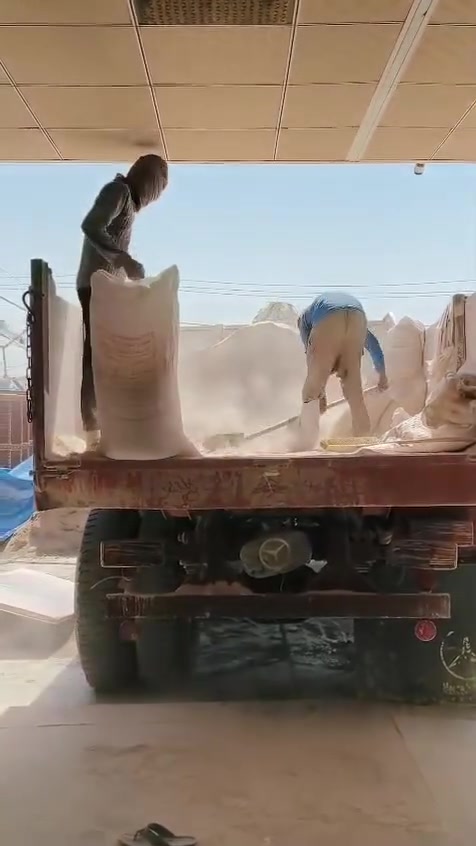 السلام عليكم 
يوجد لدينا جص الجزيره الفلوجه والكرمة جص درجه الأولى شرط الفحص من المعمل حصراً 160 كونية كبار مال طحين ترس واسعار مناسبه جداً ونتميز بدقة العمل والمصداقية*********** اتصل وبيك خير وتدلل

