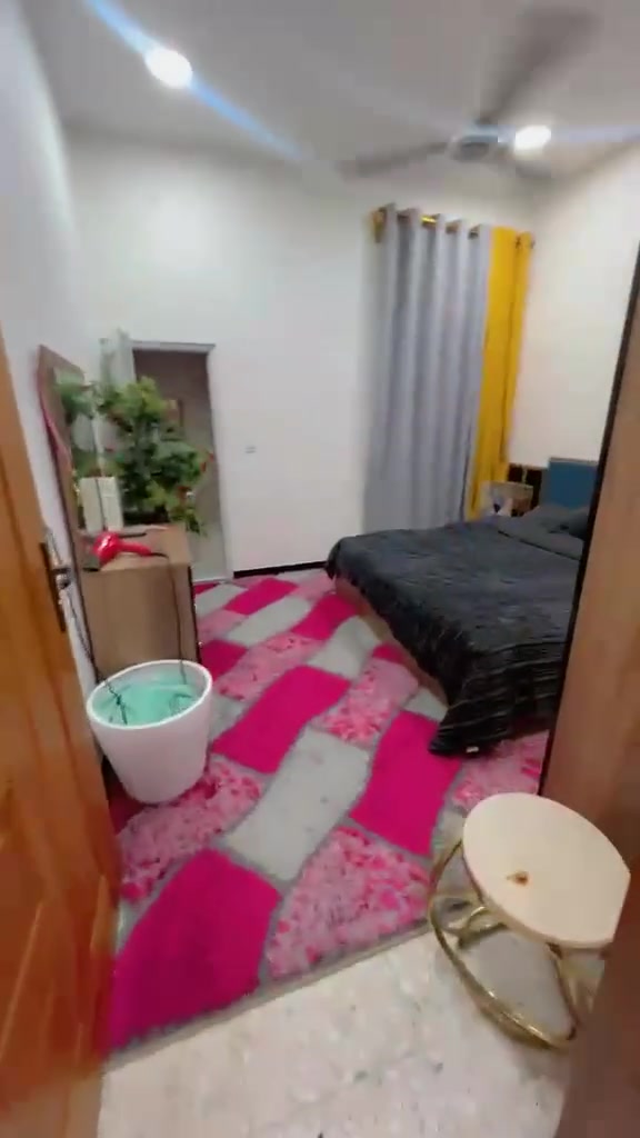 🏠 دار للبيع – حي البساتين / شارع شيخ منهل
📐 المساحة: 50 متر سند 25 طابو زراعي تنازل محكمة 

🏢 الدار:  ثلاث طوابق

🛏️ غرف النوم: طابق الثاني ثنين غرف نوم مع خدمات صحية

🛋️ استقبال + صالة+خدمات صحية

🌤️ منور

📞 للاستفسار:

***********
