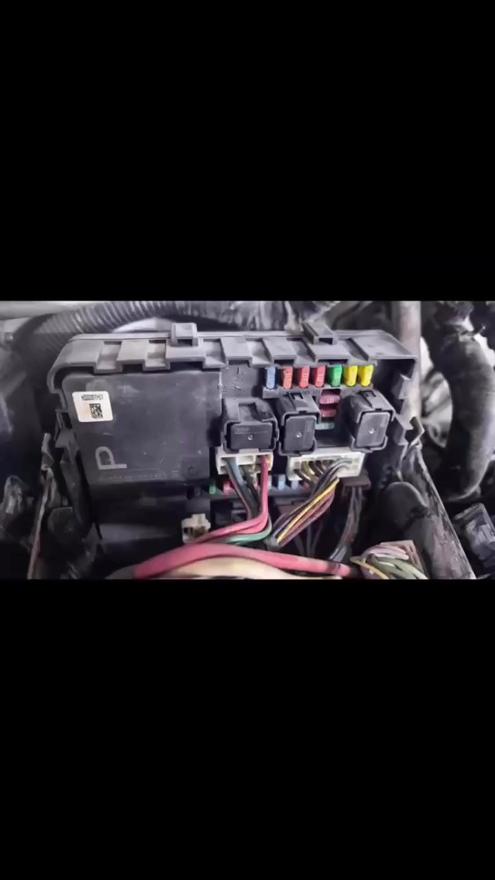 🚗 كير أوتو – مركز خدمات سيف العوادي
🔧 المركز المتخصص بصيانة وخدمة نيسان نافارا فقط.

خبرة متخصصة في جميع أعمال الصيانة والإدامة، مع توفير قطع الغيار الأصلية والزيوت الألمانية (وكالة)، لنضمن لسيارتكم أفضل أداء وأعلى مستويات الجودة.

🛢️ نوفر زيوت ألمانية (وكالة) منشأ وتعبئة أصلية بمختلف الدرجات واللزوجات، لتناسب سيارتكم، وبأسعار منافسة (جملة ومفرد).

⚙️ كما تتوفر لدينا جميع قطع غيار نيسان نافارا:
✅ أصلي وكالة.
✅ جديد.
✅ جودة مضمونة وأسعار منافسة.

🔧 من أعمال الورشة:
✅ سيرفس كامل.
✅ فتح محرك.
✅ أعمال الصيانة والإدامة الدورية.

📍 العنوان: بغداد – طريق التاجي، مقابل الهزة المرورية.

📲 واتساب للحجز والاستفسار:
💬 ***********
💬 ***********

🚗 ثقتكم هي سر نجاحنا، ونسعى دائمًا لتقديم أفضل خدمات الصيانة بأعلى معايير الجودة والاحترافية.

✨ أهلًا وسهلًا بكم في أي وقت.

#كير_أوتو #سيف_العوادي #نيسان_نافارا #صيانة_نيسان_نافارا #قطع_غيار_نيسان #زيوت_ألمانية #بغداد @أبرز_المعجبين
