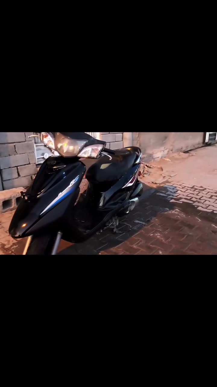 السلام عليكم ، ***********
بريز ببغاء موديل 2015 للبيع 
ماشيه ٤٠ الف 
دراجه تخبل وبيها شلعه زينه
ومعدل يوصل ١٠٠ 
شرط مكينه مفوله 
تاير خلفي جديد 
اكسل متجفت جديد 
العنوان :
البصره القرنة الشرش الصويلح 
قرب ايس لاند 
والسعر خاص
