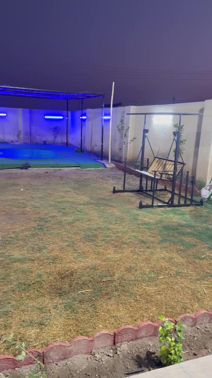 دار استراحه 🏠 للبيع المساحه الكليه 500 متر الواجهه 17 النزال 29.5 مساحه البناء 75 متر 
زراعي سند 25 
يحتوي الدار على صاله كبيره غرفه نوم كبيره مطبخ حمام 
الدار مؤثث 
ممر داير البيت 
حديقه كامله مع مسبح 🏊 
تحتوي الحديقه 🌲 على جلسه عربيه 
مع منضده🤾‍♂️ + فيشه +مرجوحه 🪃 + منقله شوي 
العنوان ديالى ناحيه جديده الشط تبعد عن بوابه بغداد الراشديه 5 دقايق وعن منطقه الشعب 15 إلى 20 دقيقه 
السعر 85 وبي مجال بسيط جدا جدا عندي ظروف 

للاستفسار الاتصال على الرقم 

***********  اتصال ☎️ + واتساب

***********  ☎️ + واتساب
