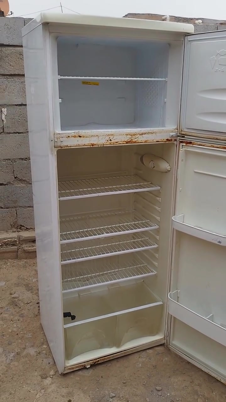 ثلاجة • للبيع • منزلي