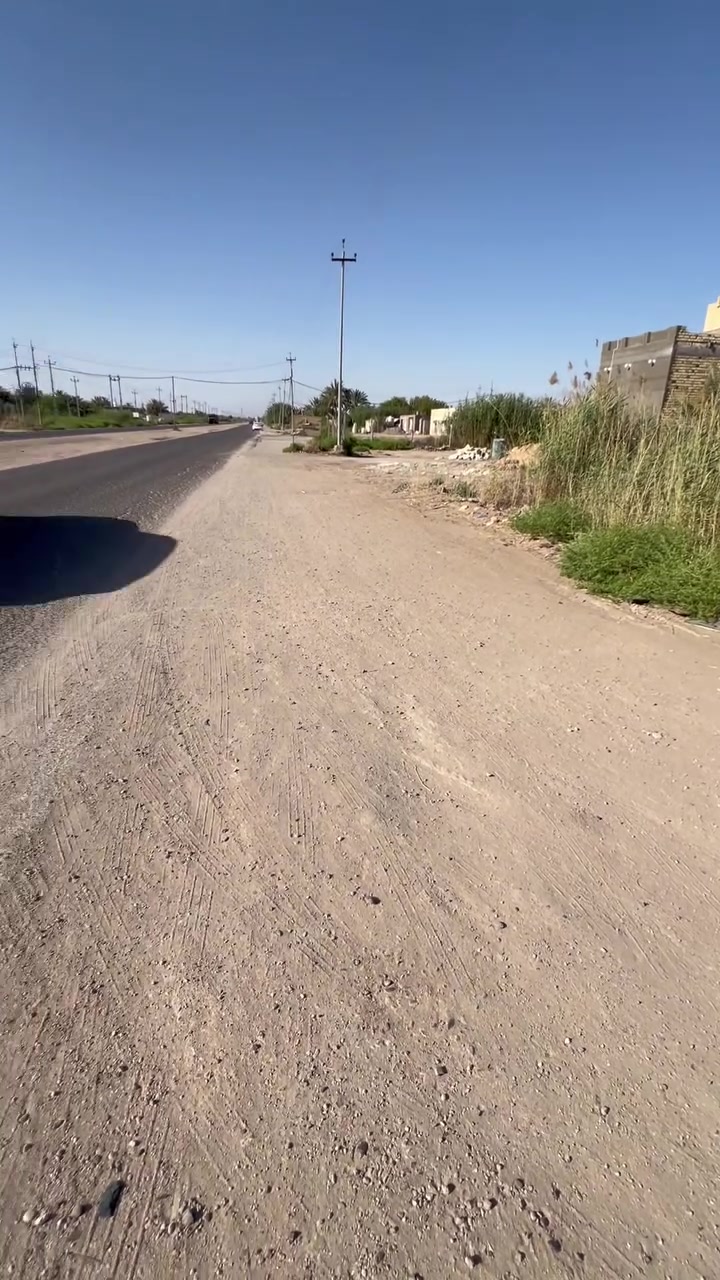 بيت للبيع مع قطعه تجاريه اكثر من 1000 متر الفزاعيه فرع الهلال قريبات عل الشارع العام  مساحه البيت 300 متر للاستفسار مراجعه مكتب الكيان ***********
