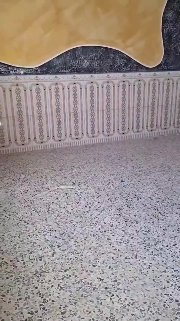 السلام عليكم
بيت للبيع البصره ابو الخصيب شارع المحكمه قرب بيت ابو دله المساحه 100 متر طابق ونص الارضي غرفه وصاله واستقبال ومطبخ وصحيات والطابق ثاني غرفتين سقف سندويج بيهن نواقص بضهره التبليط  

السعر 55 وبيه مجال بسيط 

الاستفسار على الرقم ***********
