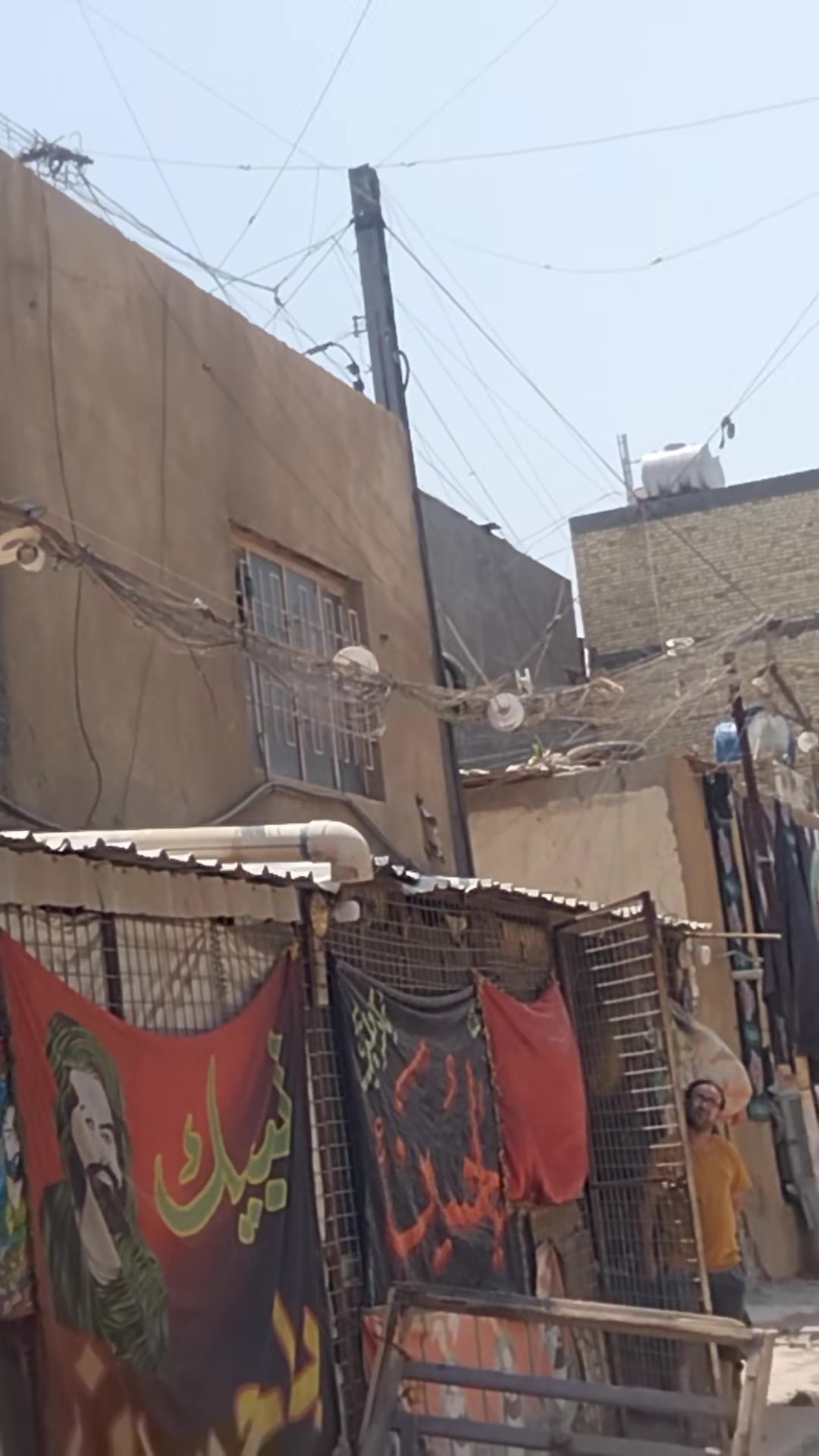 كادر عمل • وايرات تالفة • صيانة كهرباء