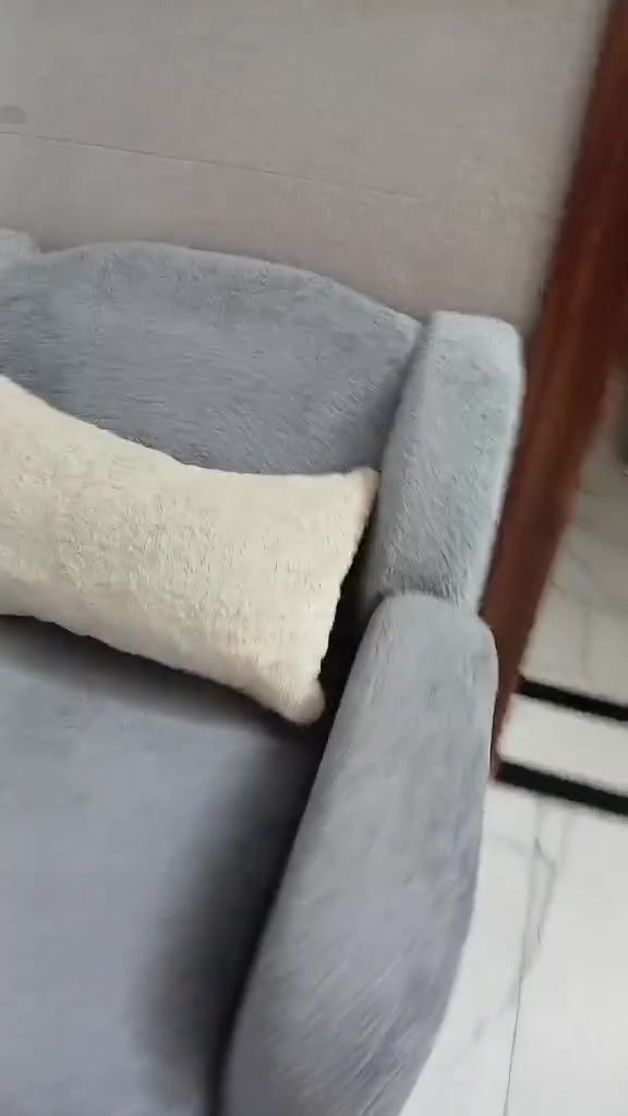 نص تخم بحاله جيده بدون ضرر قماش خاولي سميك
شغل بلوك وسفنج  وسبرنك
*********** وات ساب
الاطباء حي الجهاد
٢٥٠ عارضه 
نهايته ٢٠٠
