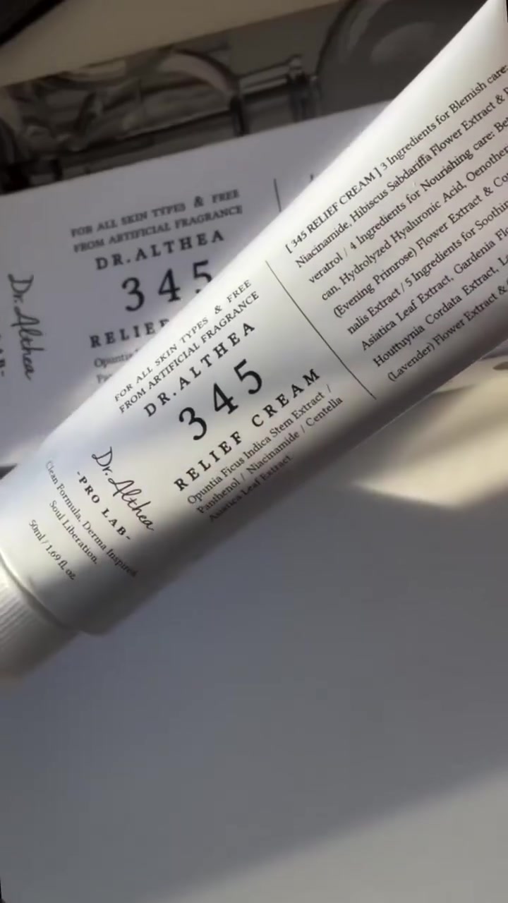 ✨ كريم 345 للعناية بالبشرة ✨
دلّلي بشرتچ بعناية يومية تخليها أنعم وأحلى 💗
يساعد على ترطيب البشرة وتحسين مظهرها، ويخليها أكثر نضارة ونعومة مع الاستمرار 🌿✨
💕 مناسب لروتين العناية اليومي
💕 ترطيب ونعومة
💕 لمسة نضارة وإشراقة للبشرة
خلي بشرتچ تاخذ نصيبها من الدلال 🤍🌸
📩 للطلب والاستفسار راسلونا خاص
