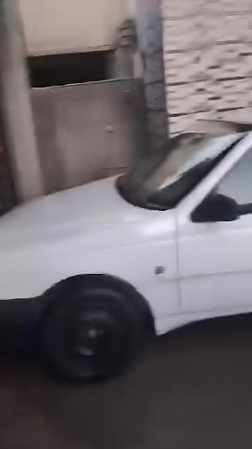 السلام عليكم سياره اريدو للبيع كفاله عامه كير او مكينه او حداديه  تخم تايرات تبريد شغال ثلج رقم  بغداد .. المكان بابل قضاء الهاشميه حي العسكري السعر 38 او بيه مجال للشراي 
التواصل على هذه الرقم ... ***********
