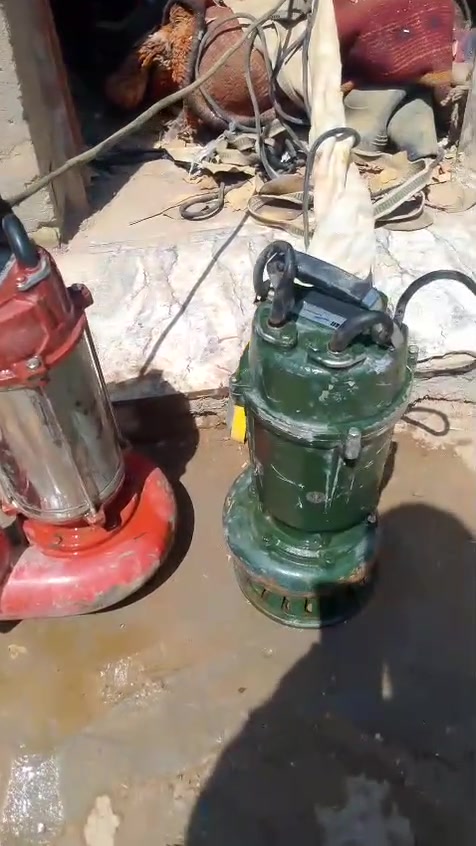 سلام عليكم متاح غطاسات البيع مكان. واسط صويره مستخدمات قليل وسعر كلش حلو ***********
