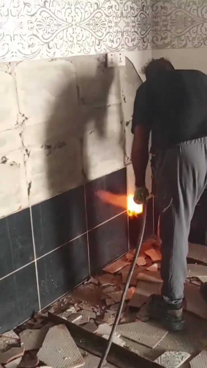 كادر تفليش سقوف جدان أرضيات قلع كاشي شتايكر تفليش كاصوصه صب  رباطات درج بيتونه ستار تكشير سيراميك حمام مطبخ قفاز ارضيه حادله ارضيه  رقمي وبي ***********
من رخصة الادمن السلام عليكم يوجد كادر عمال لتنظيف البيوت ويوجد كادر لتفليش البيوت ويوجد كادر لصب يدوي وصبت نظافه وصىب رباط وتصليط صطح ويوجد كادر لقلع السيراميك والكاشي والشتايكر ويوجد كادر لحدل القطع وتخيل سبيس ويوجد كادر لتصعيد المواد كافه 
***********
كادر تفليش سقوف جدان أرضيات قلع كاشي شتايكر تفليش كاصوصه صب  رباطات درج بيتونه ستار تكشير سيراميك حمام مطبخ قفاز ارضيه حادله ارضيه  رقمي وبي ***********
