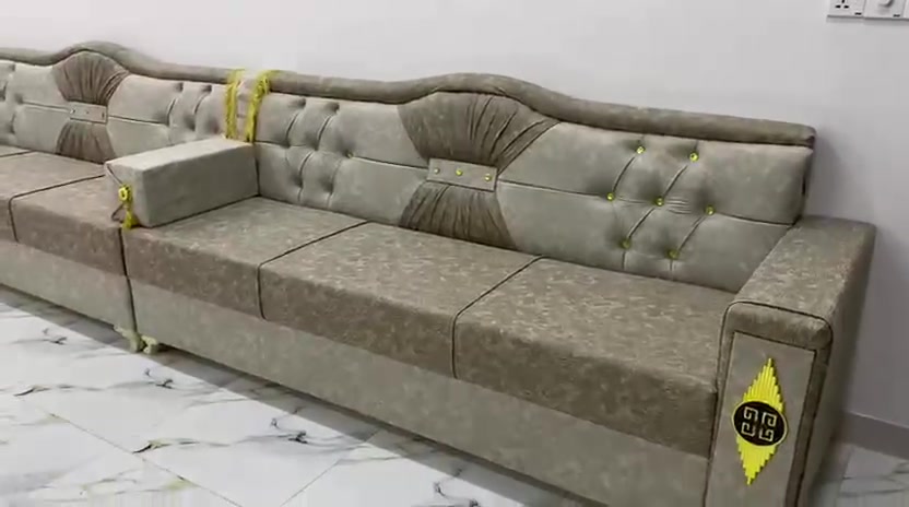 يالله معمل علاء العزاوي التخم والديوان شغل تفصال درجه اول خشب بلوك اسود وسفنج مميز او قماش حسب اختيار الزبوان مع ضمان خمس سنوات الاستفسار اتصال او واتساب *********** العنوان مفرق السده مقبل حي البكر شارع السيد ابرهيم يوجد قسط بدون تحميل سعر النقد

