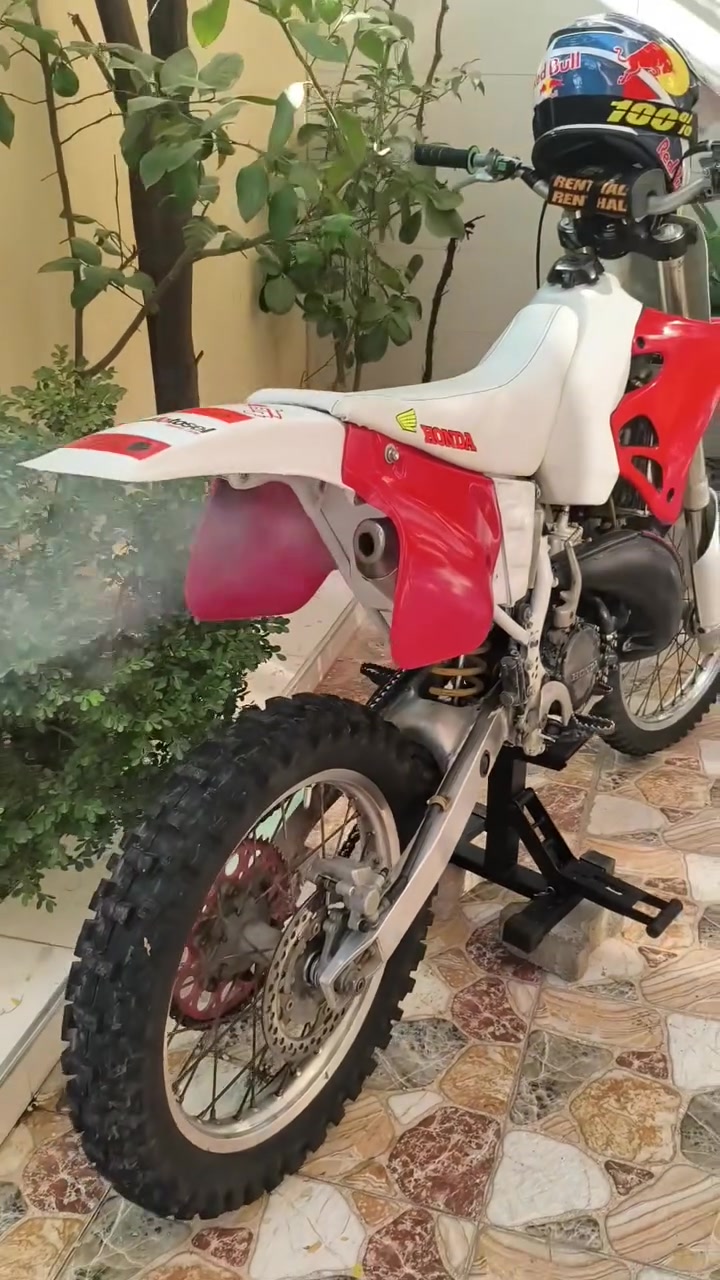 سلام عليكم قفازcr125 بۆ فرۆشتن کرۆمە مودیل ١٩٩٨ بەشەرتی قوەت دارو بەرد ٢٥٠ مەسرەفی نیە ماتۆرەکە لە کرکوکە 
*********** سعر13 وةرةقة و مجال
عةرةبي للبيع قفاز cr 125 1998 شرط كلة قوة مضبوت مكان كركوك سعر13 بيهة مجال
