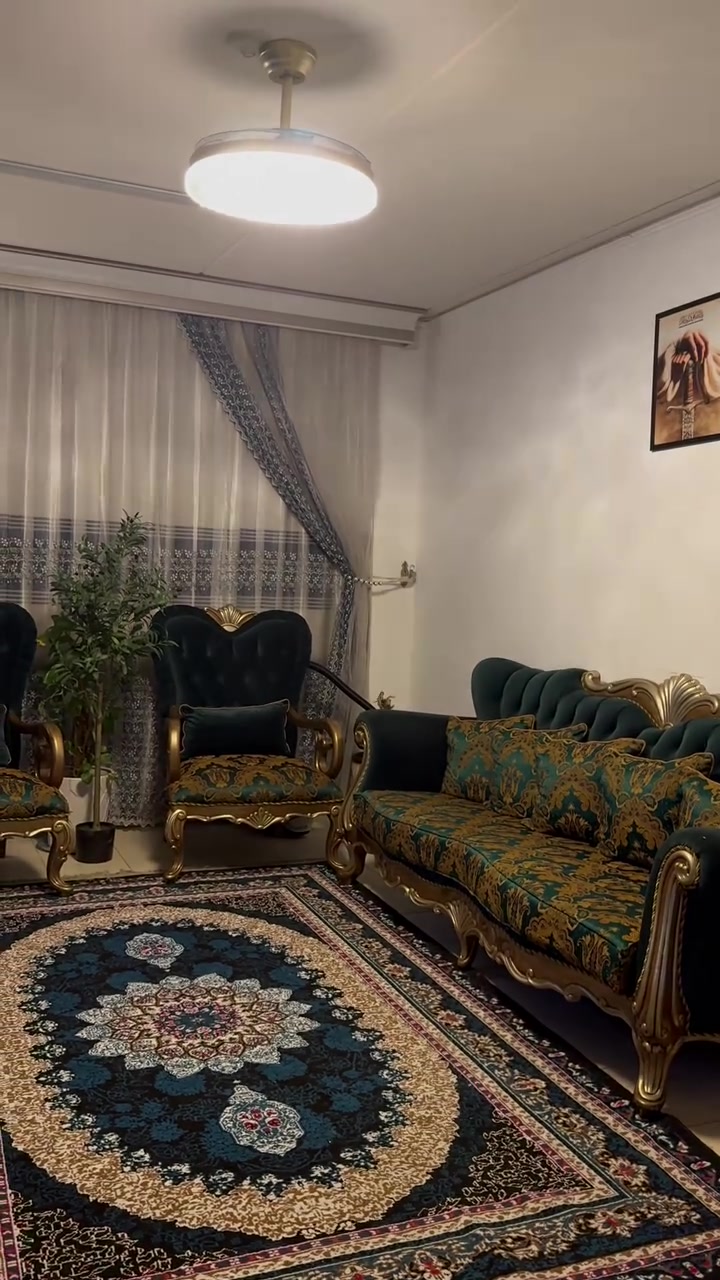 ✨ جمال الثريا وأناقة المروحة بقطعة وحدة ✨
إضاءة ساحرة ولمسة عصرية تجمع الجمال والعملية بكل أناقة 🤍
خلي سقف بيتك يحچي عن ذوقك… ثريا ومروحة بتصميم واحد 🌬️💡
