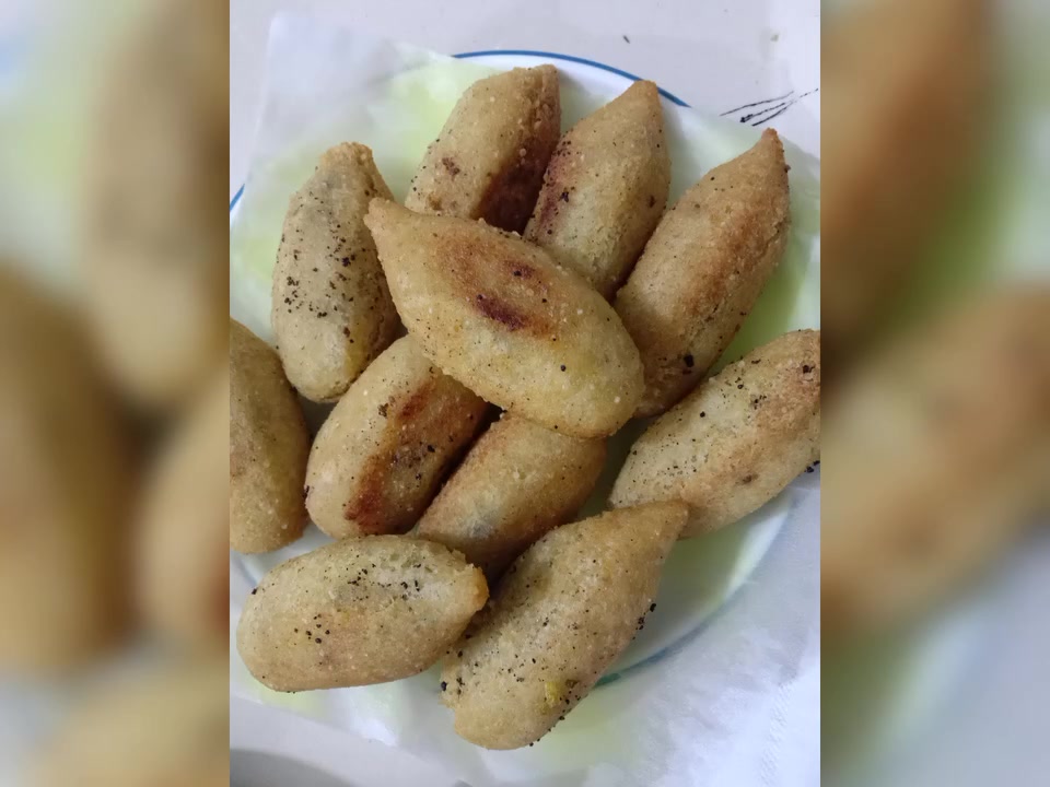 تجهيزاتي وشغلي شغل بيت يعني نضافه وترتيب 
اطلبي طلبج اليوم باجر يوصلج الطلب بأذن الله  تجهيزاتنا اكل بيت يعني نضافه وترتيب 

---

*كبتنا:* قرمشة ذهبية من برا، ومن جوا لحم مثروم . لحم تازه من الگصاب 

*بوركنا:* عجينة هشة وخفيفة، نحشيها لحم او جبن ،او سبانغ. او دجاج او زعتر 

*لحم بعجين:* لحم فريش مفروم يوم بيومه وبهاراتنا الخاصة. عجينة رقيقة ومخبوزة حار.

*الدولمة:* دولمة بيت خفيفة ونظيفة،  حامضة حلوة وكلشي بيها متوازن، طعمها يبقى بالبال.

*الكليجة:* تذوب بالحلگ، بسمن نظيف وتمر فاخر وجوز. شغل مرتب ونظيف.

شغلنا حجز مسبق، نطبخ على گد الطلب حتى كلشي يوصل الطلب باسرع وقت 
يوجد توصيل لكل مناطق بغداد 
راسلونا خاص او على الرقم ***********
وكل الهلا
