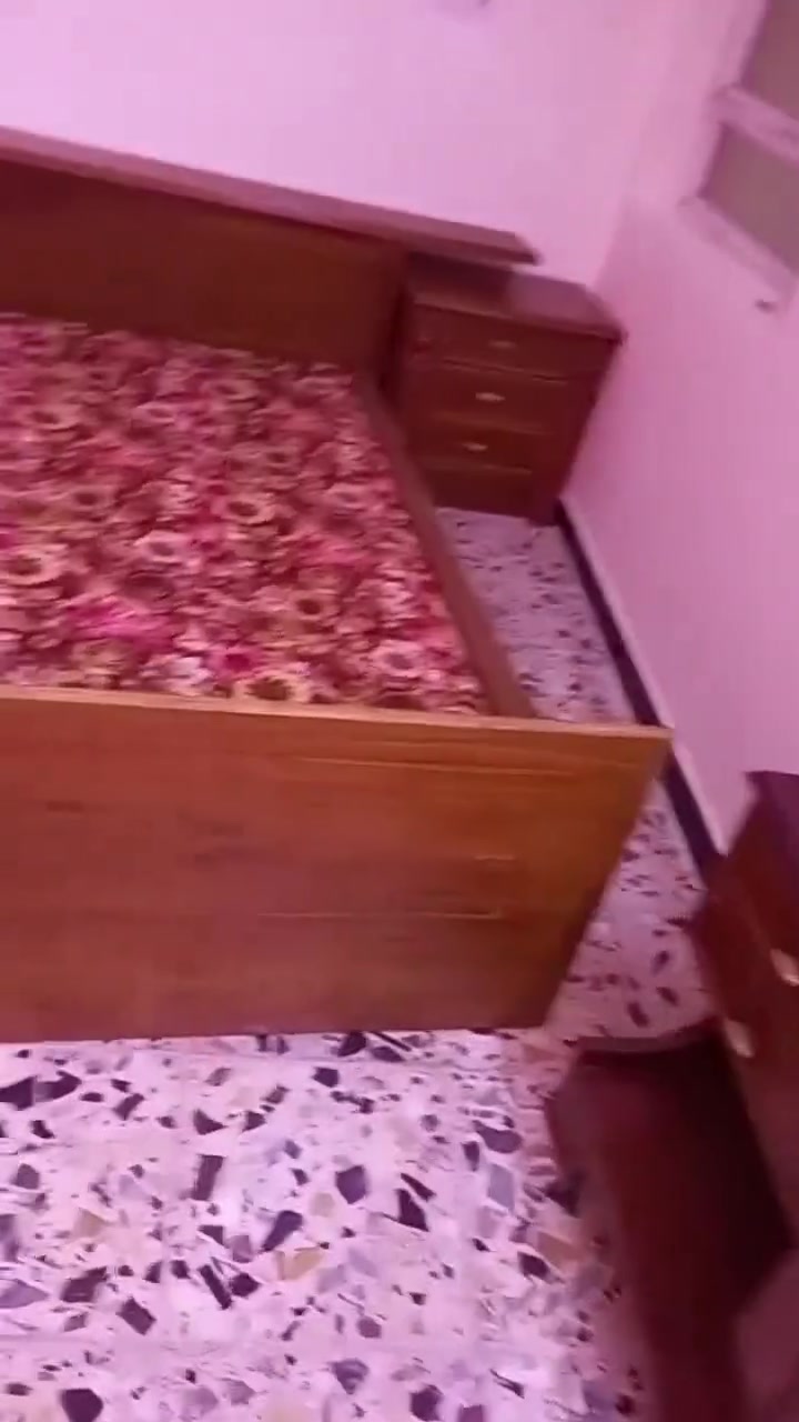 السلام عليكم :
من رخصة الأدمن
غرفة نوم للبيع .. كنتور 5بيبان.. وصومية دوشمة قماش قديفة ناشف + طبقة اسفنج ظغط عالي ارتفاع سنتيم ونص .. وميز تواليت التفاصيل بالفديو والصور .. السعر 300 الف وبيها مجال للشراي.. الاتصال على الرقم ***********📲
