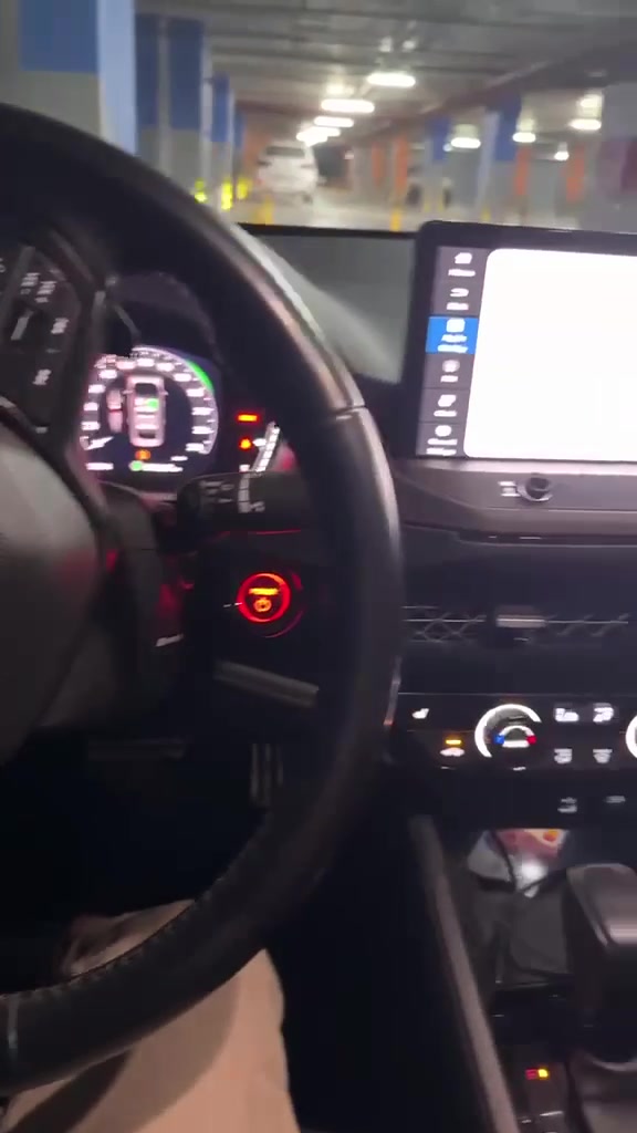 🚘 هوندا أكورد 2024 سبورت لاين هايبرد

🔹 ماشية: 62 ألف ميل
🔹 هايبرد
🔹 فتحة سقف
🔹 بصمة أبواب
🔹 بصمة تشغيل
🔹 كراسي جلد
🔹 3 أنظمة قيادة
🔹 كراسي ميموري
🔹 مواصفات سبورت لاين

🛠️ الحادث:
الباب الخلفي + نص الجاملغ الخلفي، والضرر موضّح بالسونار.

🔄 للمراوس: جارجر أو جالنجر، حسب القناعة.

📞 للاستفسار: ***********

نص مكتوب في الصور:
- 1:59 1:56 30 bid.cars 1 / 17 1:1 BIDCARSO
- 1:59 2:02 30 bid.cars 2 / 17 1:1 X < > BIDCARSH 4
- 1:59 2:07 30 bid.cars 3 / 17 1:1 ACCORD BIDVARS 4
- 1:59 2:12 30 bid.cars 4 / 17 1:1 BIDCARSE
- 1:59 2:18 30 bid.cars 5 / 17 1:1 BIDCARs