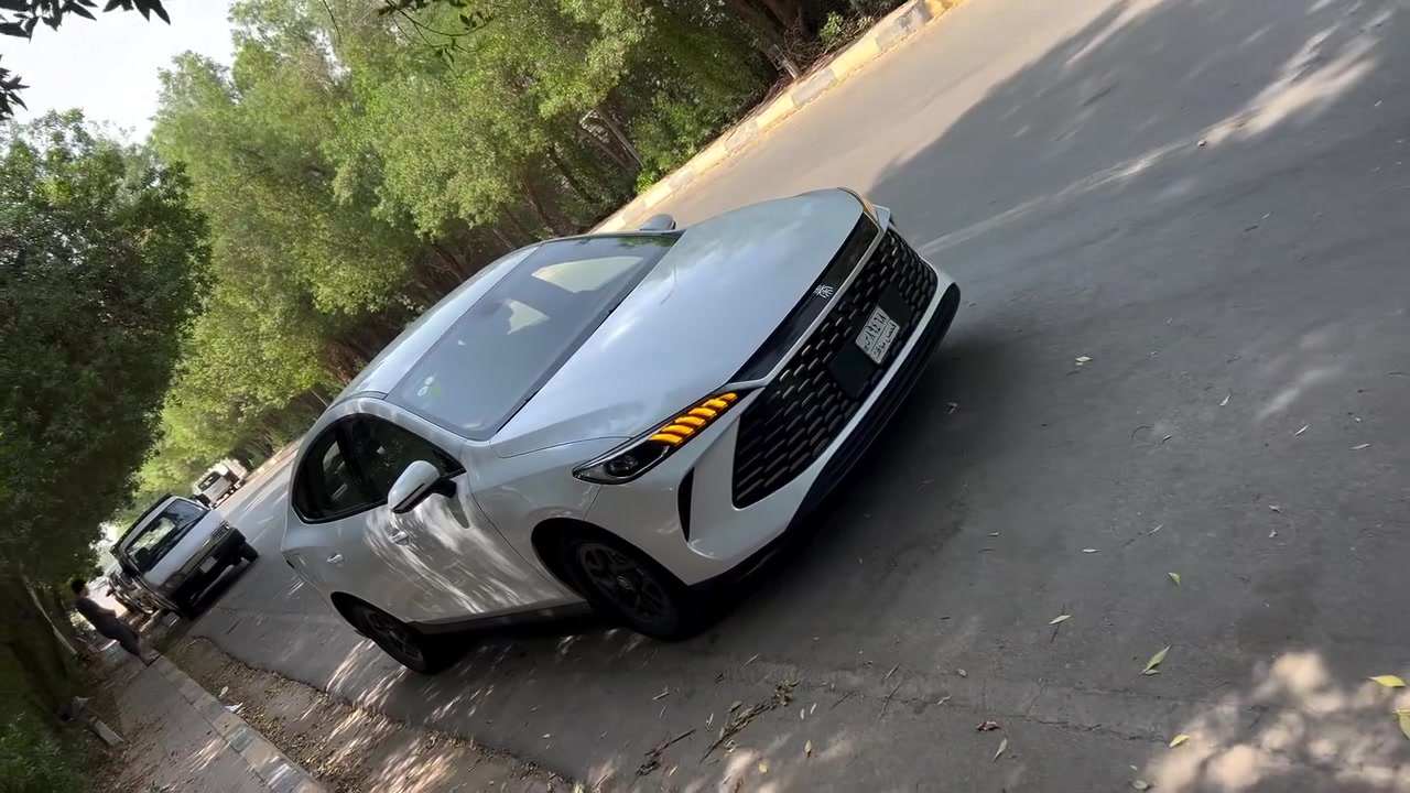 سلام عليكم عندي BYD كن بلاص 2025 . بدون لوحات تسجيل مباشر . ماشيه الكلي 26 الف . داخل ابيض المرغوب . مكفوله كفاله عدى رصعتين فقط . السياره جاهزه من كلشي وعلى وضع الشركة بعدها . مكان السيارة النجف الاشرف . سعرها 20 مليون وبيها مجال بسيط جدا للاستفسار ***********
