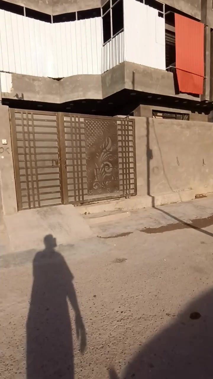 دار للايجار طابق ارضي مساحه 200متر الدار خاليه الموقع الدوره البوعيثه مجمع الاسدي قرب جامع الودود للاستفسار الاتصال ***********
