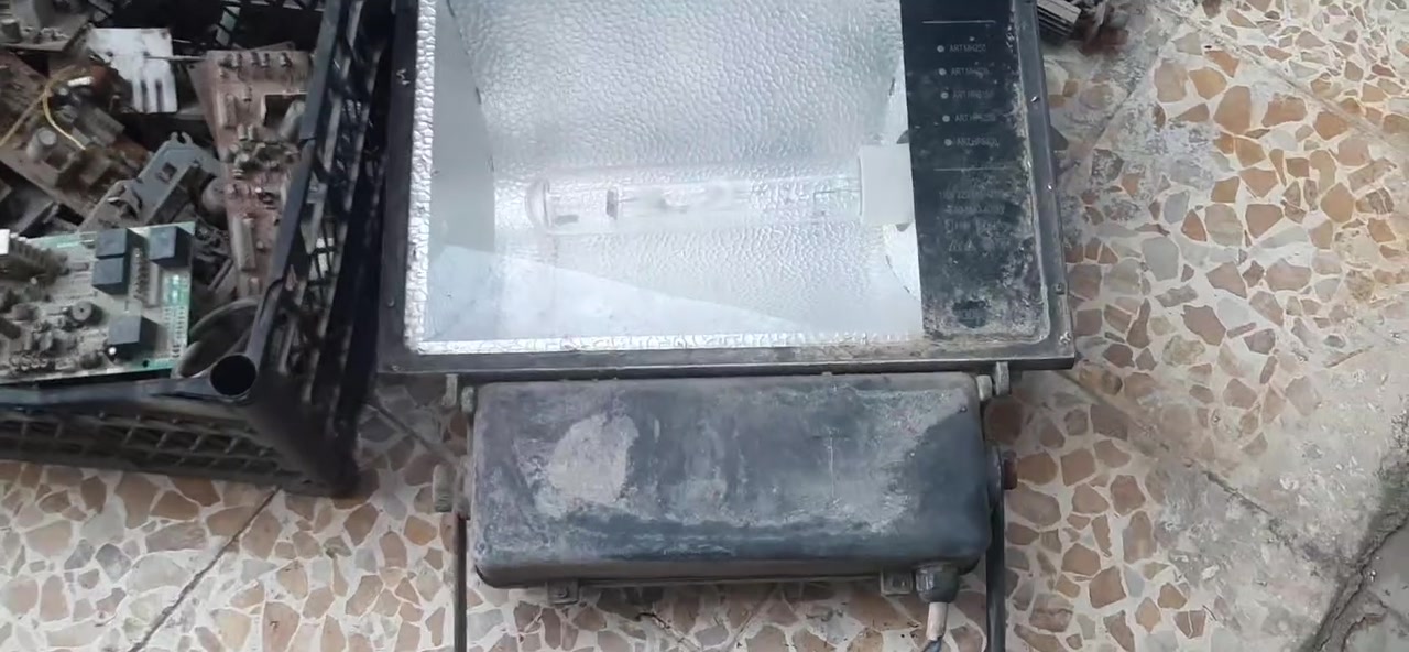 أغراض منوعة عاطلة للبيع ...
مدفوع بيهم 20  واريدهم ب 25
ابيعهم فحم × فحم 
اللي يريدهم 25 خلي يتصل على
***********
