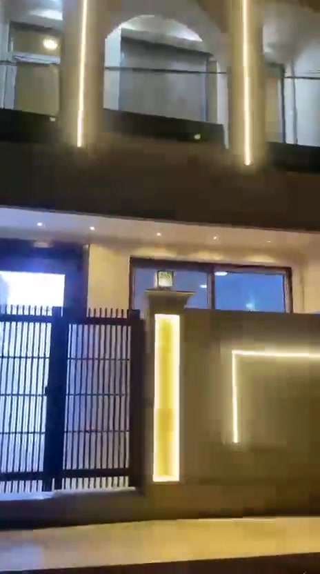 السلام عليكم 🌹

شركة آدم للمقاولات والعقار
توفر لكم فرصة مميزة للسكن 🏠

📍 الموقع: حي دجلة – مربع ثالث – شارع 25
🔹 مساحة البيت: 75 م²
🔹 الواجهة: 5 متر

فرصة مميزة للسكن والاستثمار، وبسعر مناسب جداً.

📞 للاستفسار: ***********
