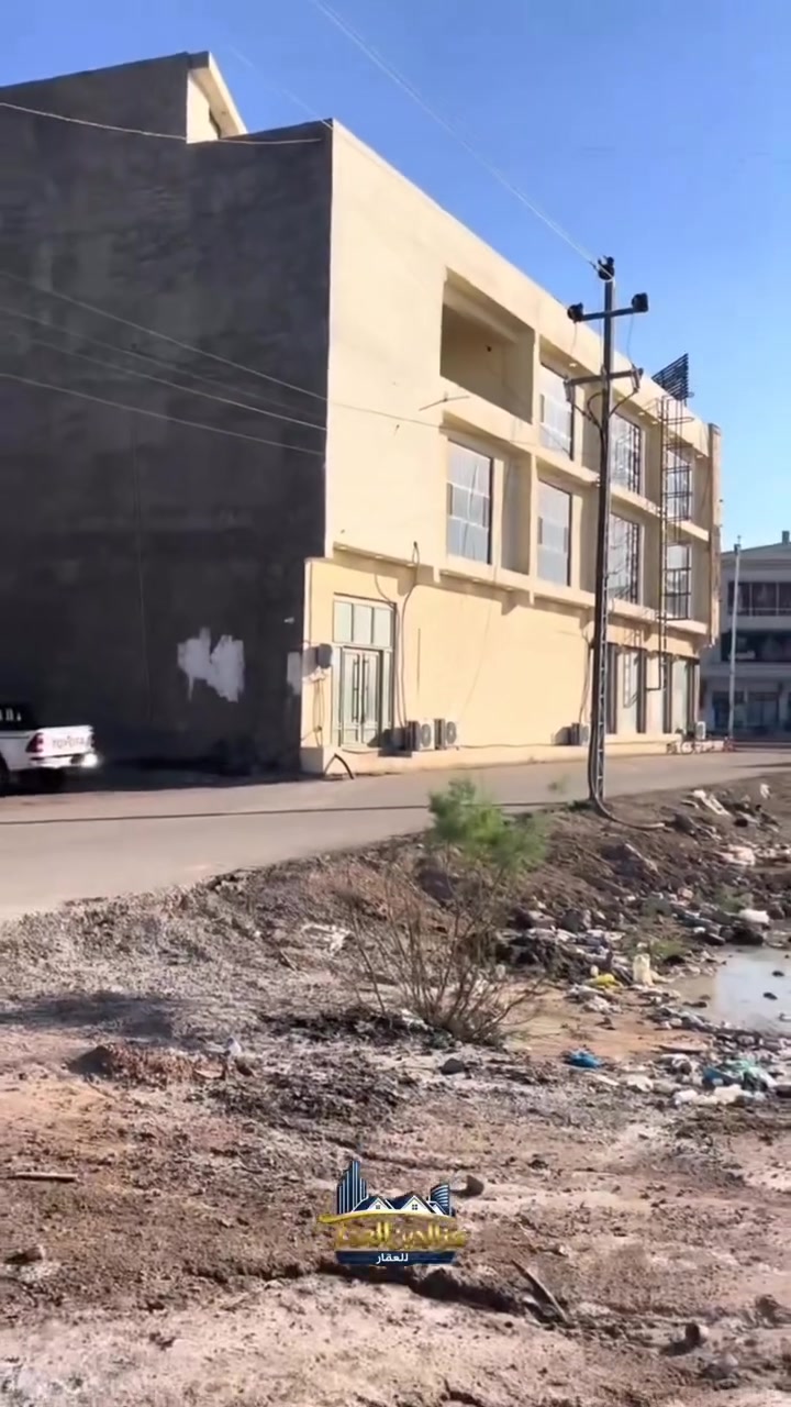 ⁨	🏠قطعة أرض للبيع – الرمادي / شارع 40
📍تحديدآ شارع الموضفين الرئيسي
🔹المساحه:(204)م
🔹الواجهه(12م)-والنزال(17م)
🔹نوع السند طابو زراعي سند 25 تحويل مباشر
🔥سعر المتر(310)ألف وقابل للتفاوض
للأتصال:عزالدين العمار-***********
