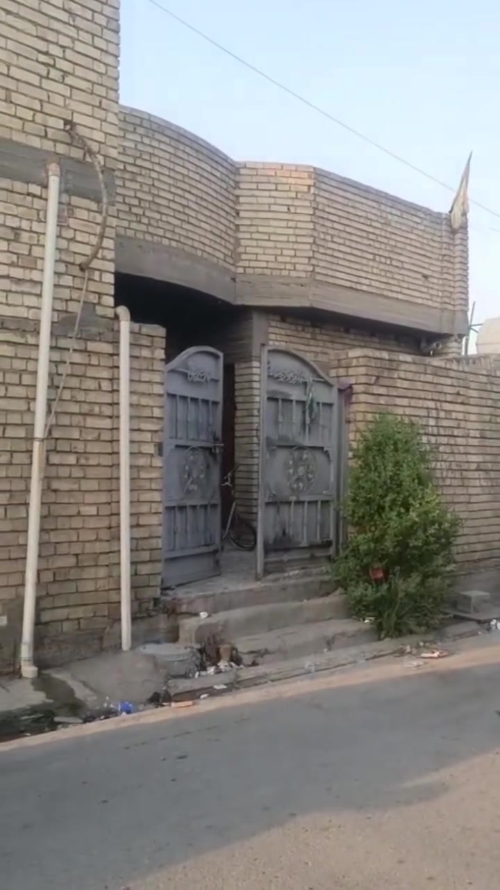 دار البيع مساحه 150 م

طابق ونص كافه خدمات سند 25 قريب ع شارع العام 

العنوان المعامل العماري قطاع 6 مقابل مدارس مستوصف 

واضح البيت باتصوير 

سعر 65 وبي مجال الشراي 

***********
