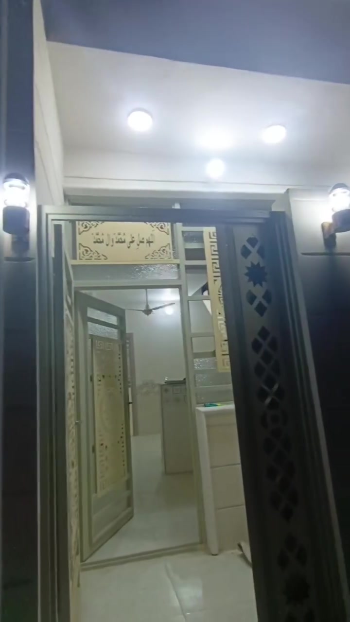 ​إذا تدور على بيت جاهز وبسعر مناسب وبخدمات كاملة، هذا العرض إلك:
العدد: 3 مشتملات.

​المكان: كربلاء المقدسة – مجمع الإبداع.

​المساحة: 50 متر (طابق واحد).

​الخدمات: المنطقة مخدومة بالكامل (تبليط، مجاري، كهرباء).

​السعر: 35 مليون (وبيها مجال للشراي الجاد).

​📲 للمعاينة والاستفسار: اتصل على ***********] أو مراسلة الصفحة.
