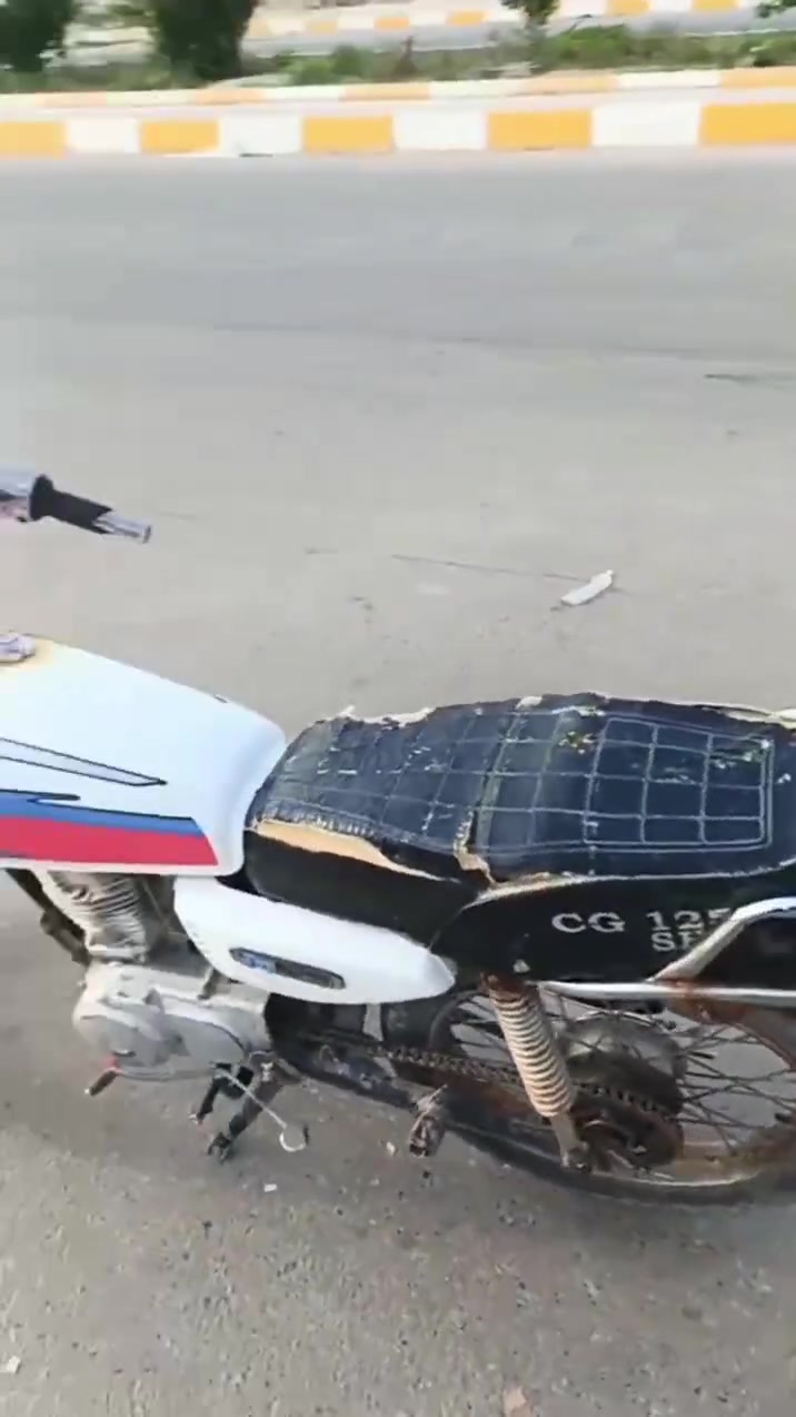 سلام عليكم دراجه للبيع كلك كلك ب250وبيه مجال ناصريه مركز
***********
