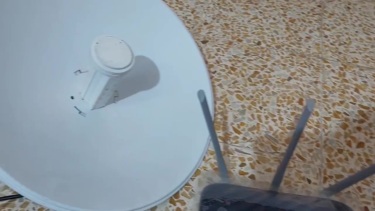 واي في مستعمل شهر تقريبا جديد ابيع مستعمل مع ٢٠ متر واير ١٠٠ ألف للاستفسار رقم موبايلي 
***********
